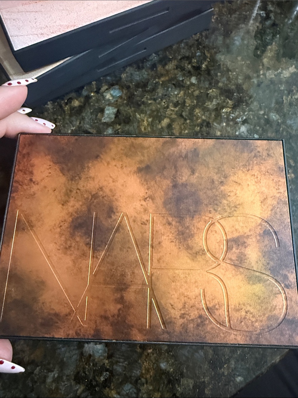 Unused nars bord de plage highlight and contour palette